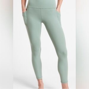 Athleta Salutation Stash 7/8 Legging